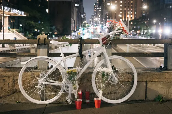 bicicleta blanca 1 The New York Times