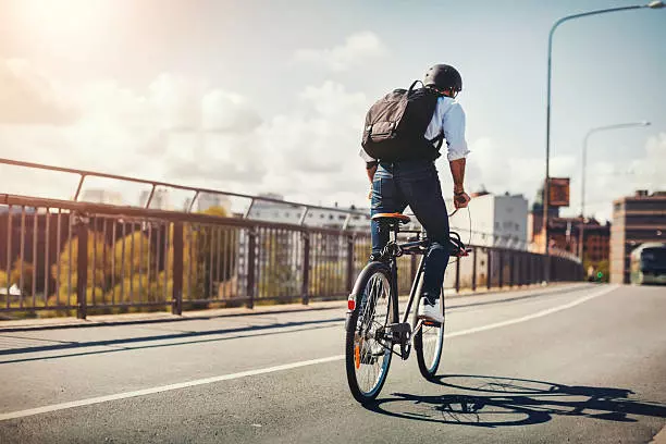 beneficios de ir en bici al trabajo