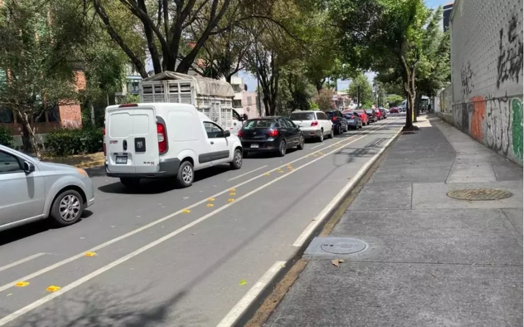 cicloví­a en Division del Norte La prensa