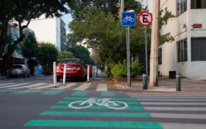 ciclovía en la colonia del valle La Prensa 2