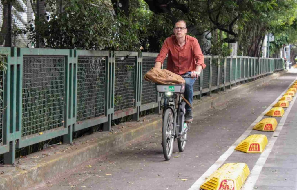 Ciclovía en Coyoacán que forma parte de las ciclovías en CDMX, integradas al proyecto de ciclovías sustentables.