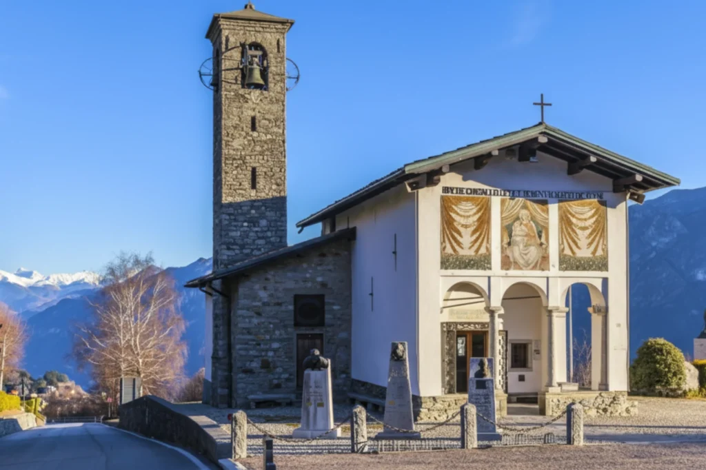 Fachada principal de la iglesia del ciclismo o Santuario de la Madonna del Ghisallo en Lombardía.