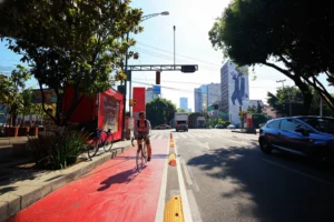 Ciclovía Insurgentes es permanente Mapa ciclovía Insurgentes ¿Cuántos kilómetros tiene la ciclovía de Insurgentes? Opiniones sobre la ciclovía de Insurgentes Afectaciones al tráfico ciclovía Insurgentes Noticias ciclovía Insurgentes Recorrido ciclovía Insurgentes Uso ciclovía Insurgentes estadísticas